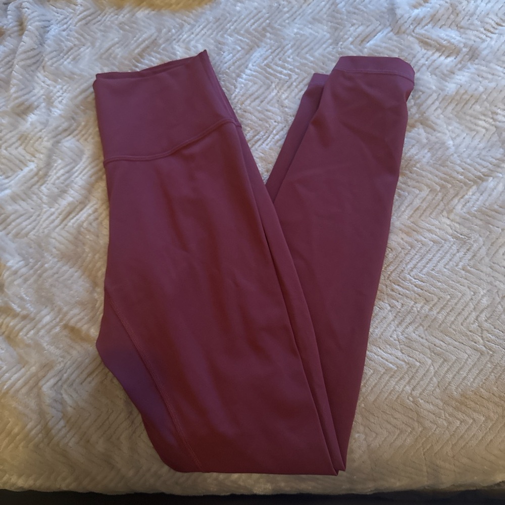 Lululemon wunder under maroon leggings 25 inch!